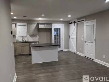Main picture of 85 King Blvd