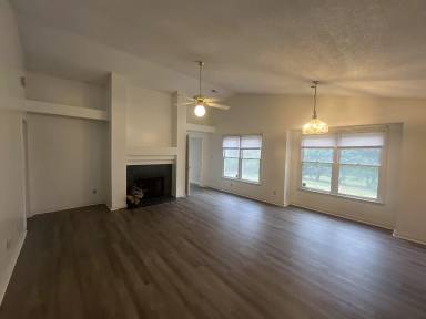 Main picture of 6434 Schubert Pl
