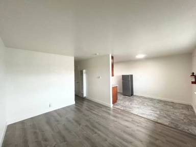 Main picture of 3800 Waller Ave