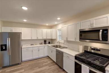 Main picture of 10008 Aspen Ln