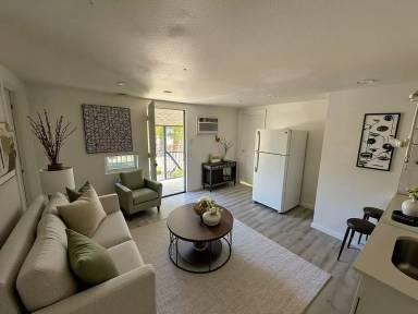 Main picture of 302 MLK Dr. Commerce