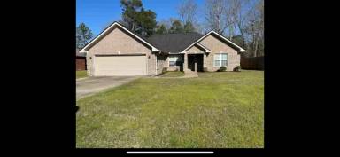 Main picture of 107 Farah Dr