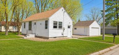 Main picture of 117 3rd Ave