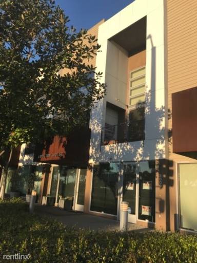 Main picture of 3009 N Main St