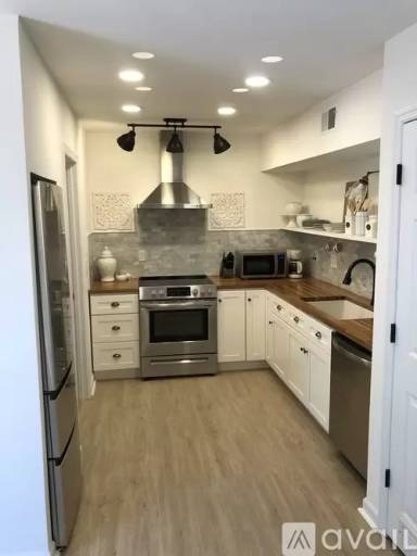 Main picture of 1483 Theresa Dr