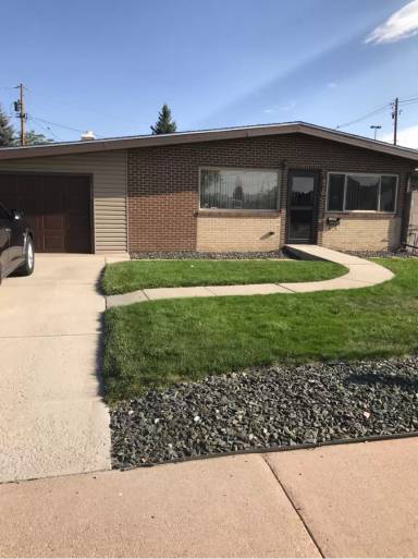 Main picture of 420 E Carlson St