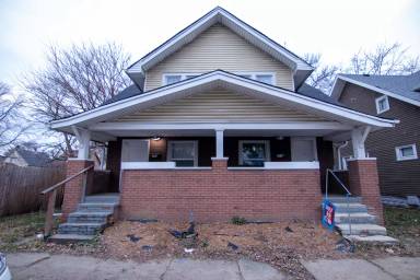 Main picture of 404 N Parker Ave