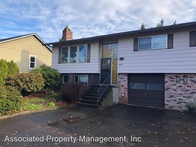 Main picture of 23052 SW Main St