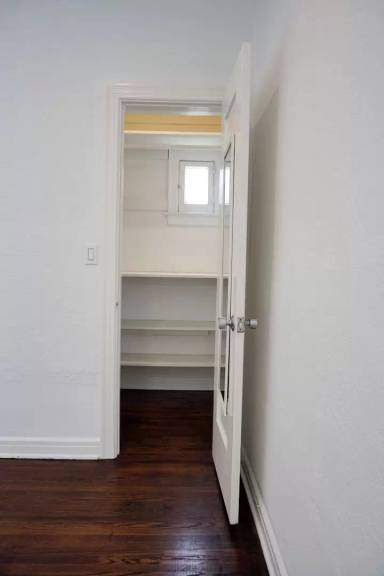 Main picture of 829 N La Jolla Ave