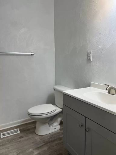 Main picture of 227 Locust Ave