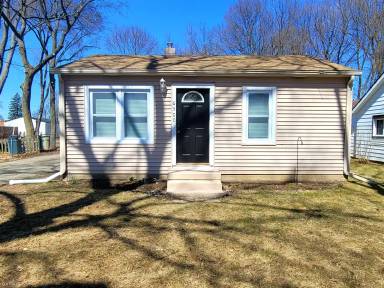 Main picture of 6500 Prairie Lawn