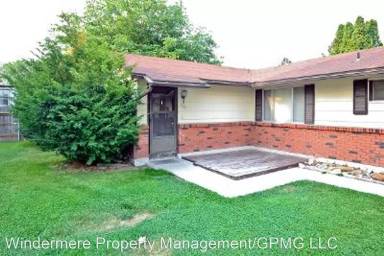 Main picture of 1685 S Phillippi St