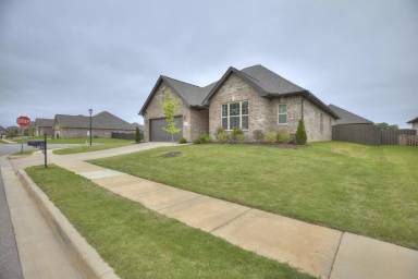 Main picture of 250 Dustin Ln NW