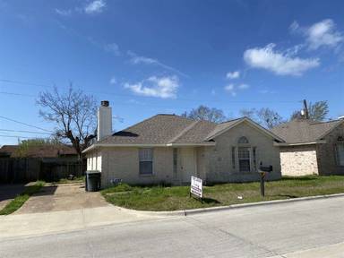 Main picture of 806 Nimitz St