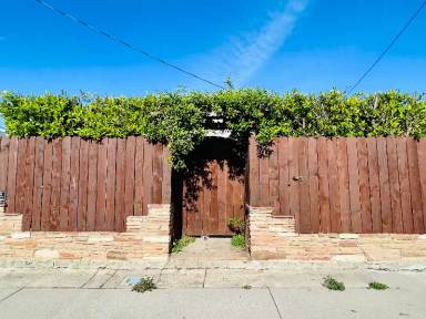 Main picture of 5251 Auckland Ave