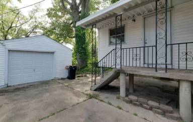 Main picture of 232 Cameron Rd