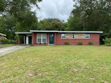 Main picture of 6210 Hilltop Dr