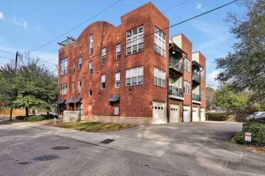 Main picture of 2906 Market St