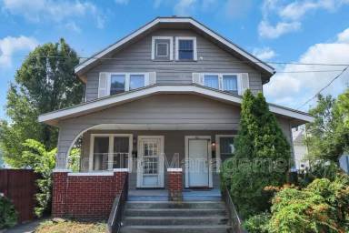 Main picture of 461 Reinhard Ave