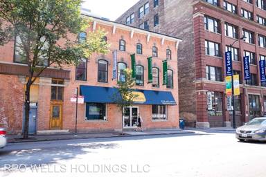 Main picture of 209 W Ohio St