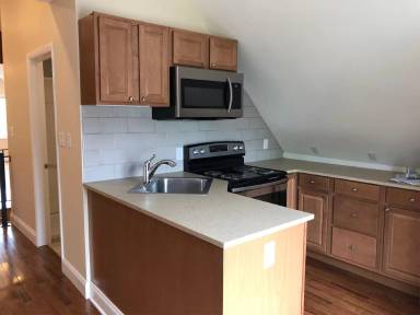 Main picture of 84 Crane St