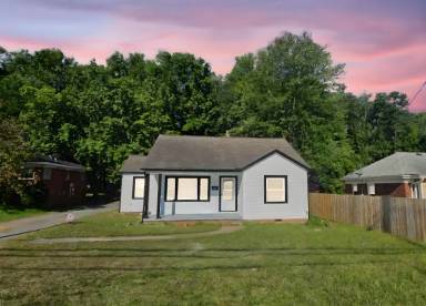 Main picture of 2722 Eastway Dr