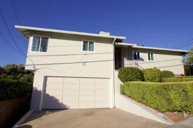 Main picture of 209 Malcolm Ave