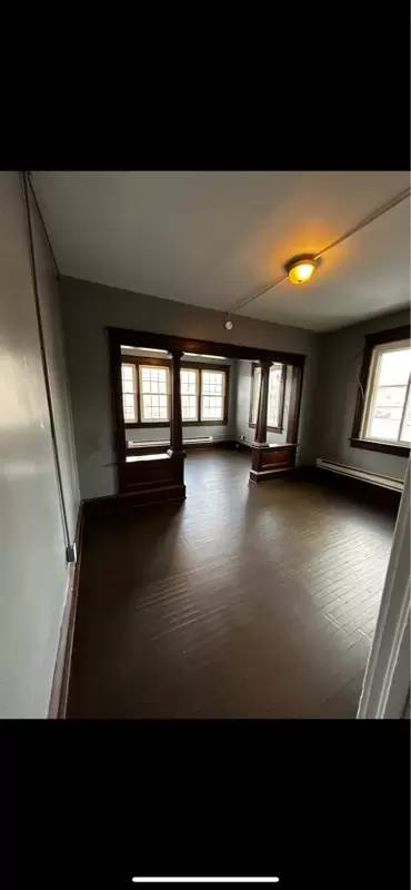 Main picture of 552 Main St