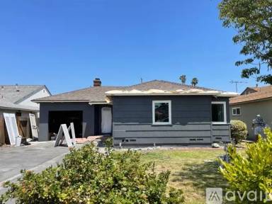 Main picture of 5928 N Muscatel Ave