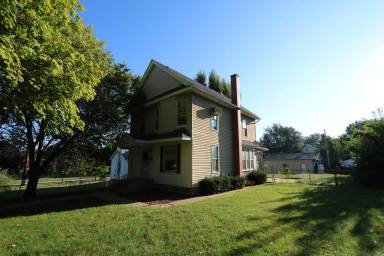 Main picture of 104 S Garfield Ave
