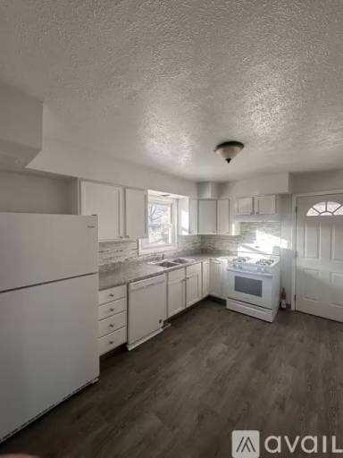 Main picture of 2141 Lamar St