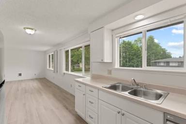 Main picture of 3251 N 7th St