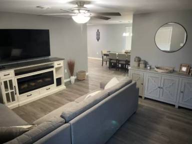 Main picture of 1000 Merlot St