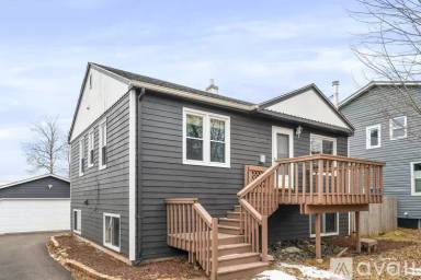 Main picture of 5116 Ivanhoe St