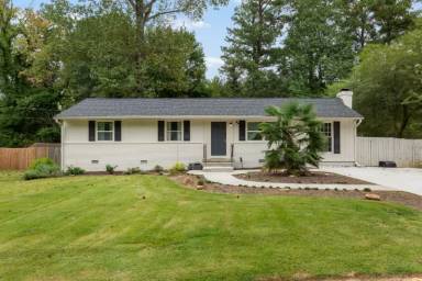 Main picture of 551 Lyle Dr SE