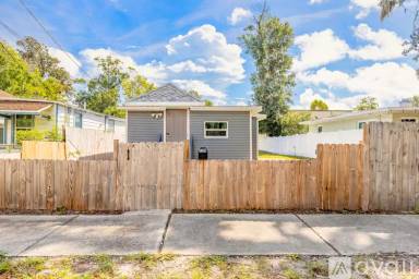 Main picture of 339 Maple St