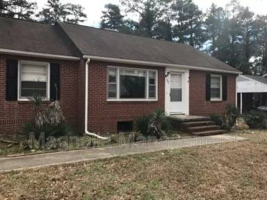 Main picture of 1405 Parker Ln