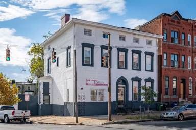 Main picture of 1001 W Lafayette Ave