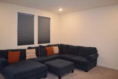 Main picture of 2853 Honey Opal Ave