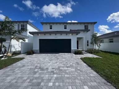 Main picture of 21259 SW 127th Ct