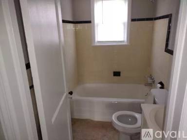 Main picture of 611 Broadway