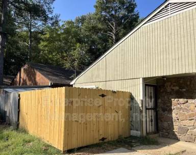Main picture of 1353 Garden Rd