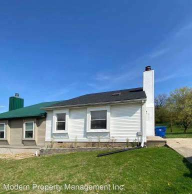 Main picture of 413 Country Club Dr