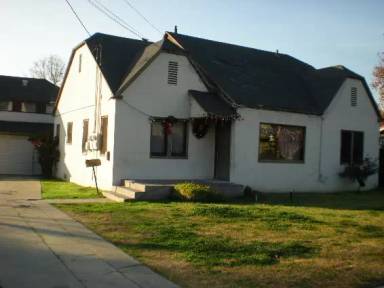 Main picture of 829 1/2 Lewis St