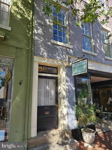 Main picture of 822 Caroline St