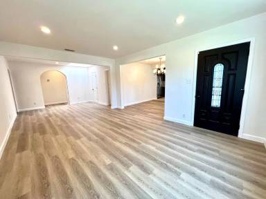 Main picture of 2756 Federal Ave