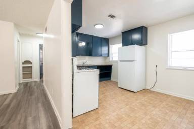 Main picture of 654 S Eastridge St