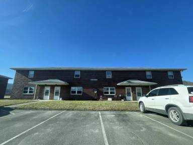 Main picture of 67 Hinkley Dr