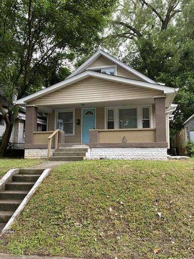 Main picture of 2921 E 19th St