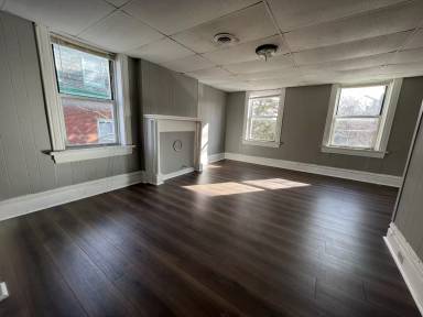 Main picture of 3135 Chippewa St